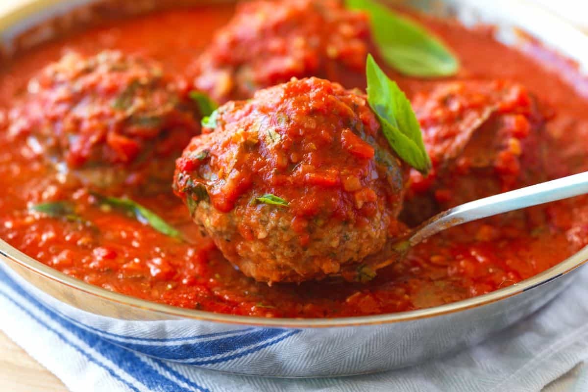italian-spaghetti-sauce-with-meatballs-recipe