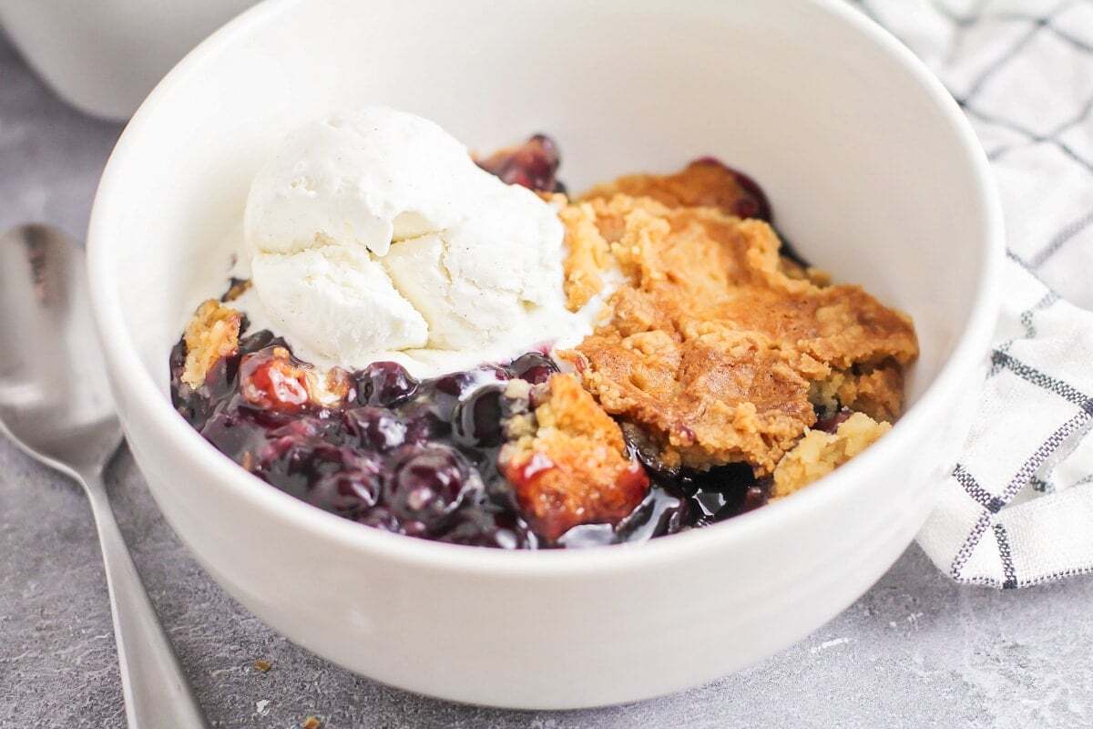 blueberry-dump-cake-recipe