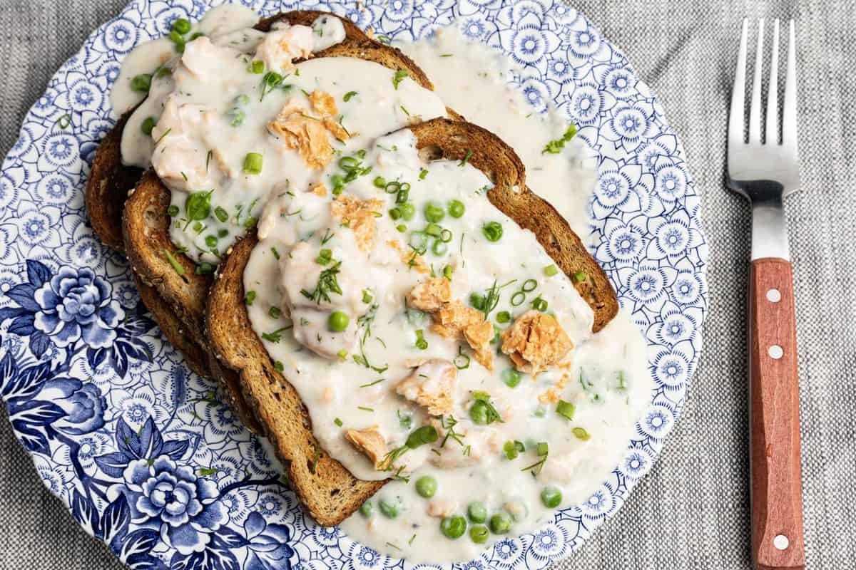 creamed-salmon-on-toast-recipe