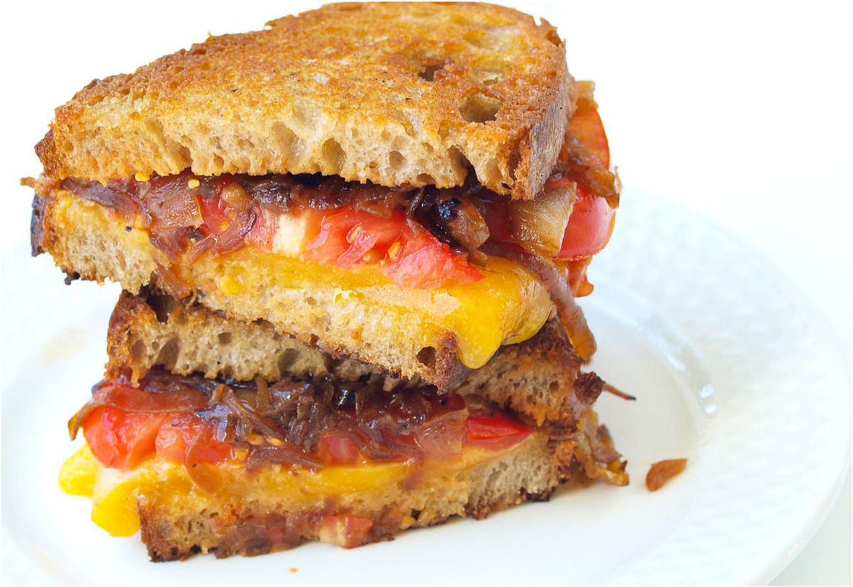 grilled-spam-tomato-cheddar-cheese-and-onion-sandwich-recipe