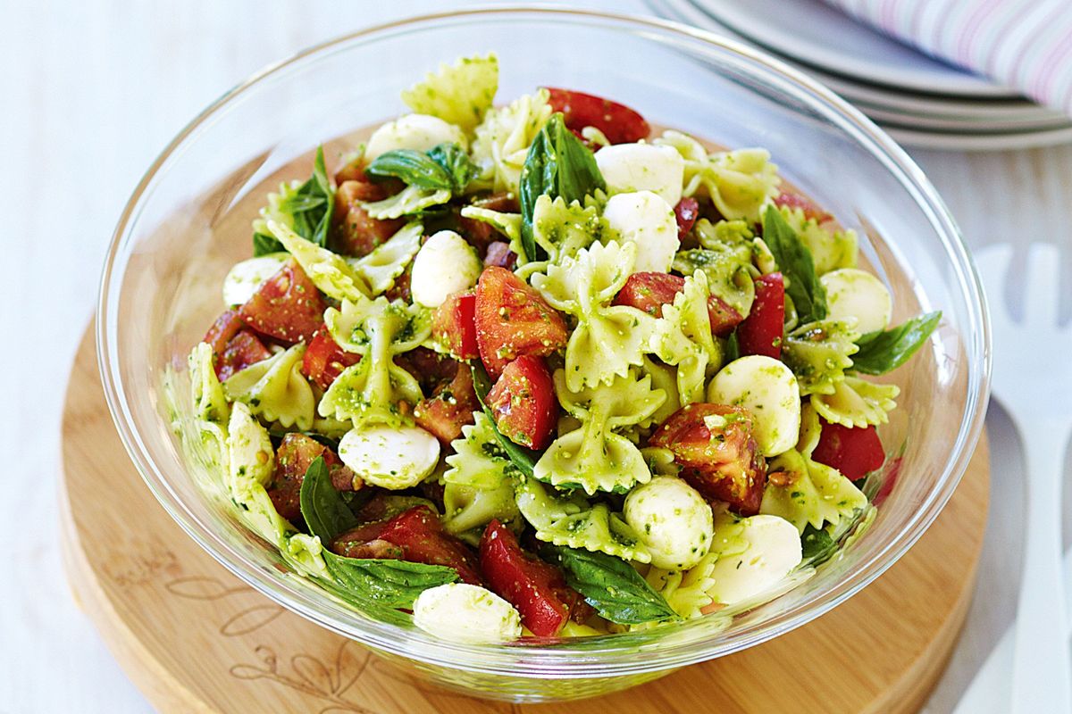 pesto-pasta-caprese-salad-recipe