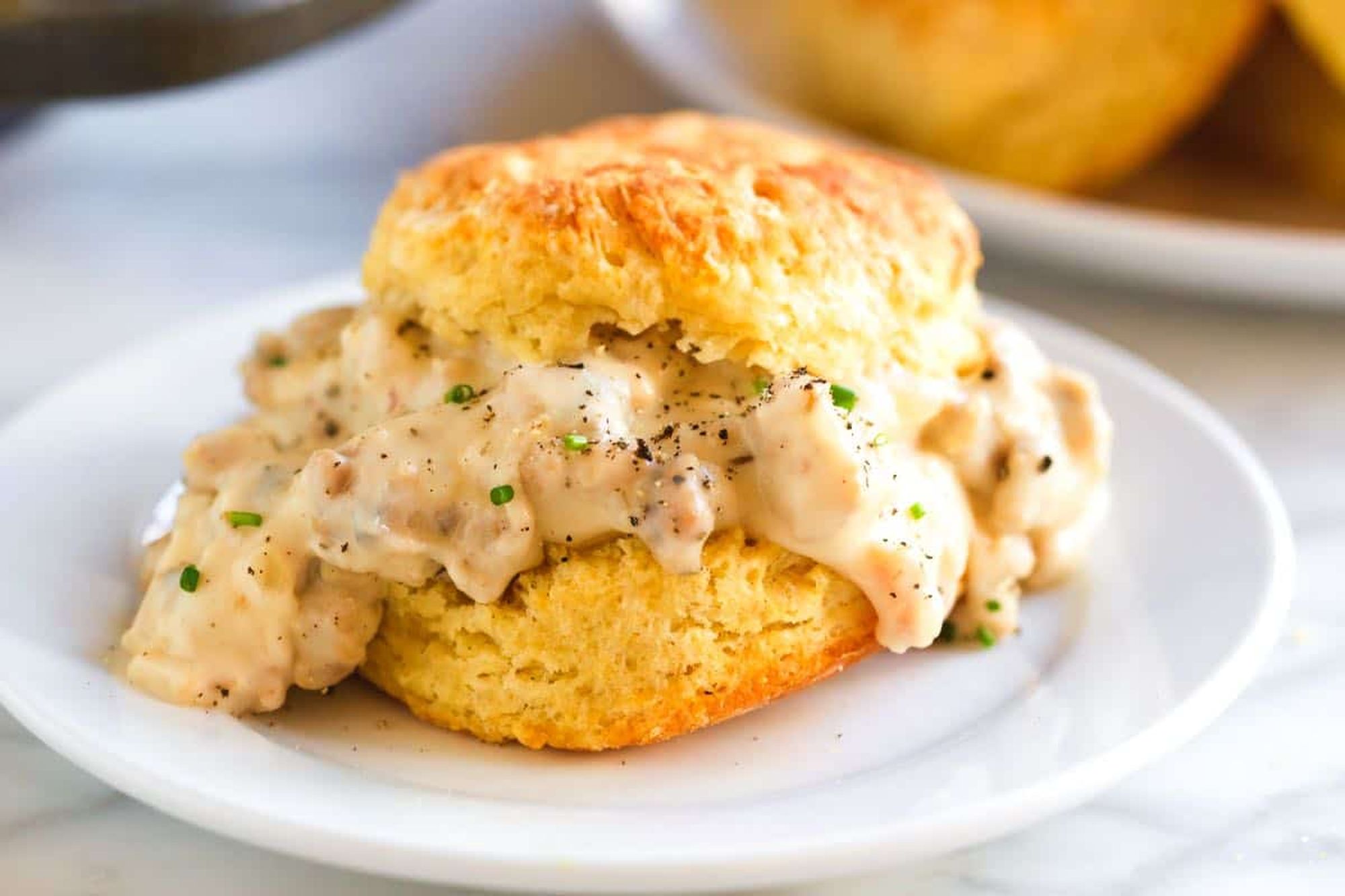sausage-gravy-and-biscuits-recipe