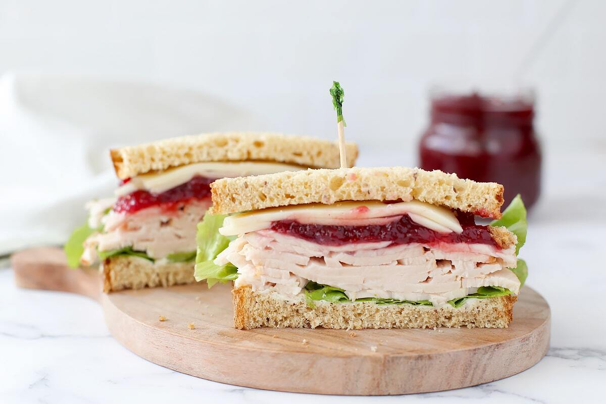 turkey-sandwiches-with-cranberry-sauce-recipe